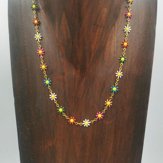 Daisy necklace