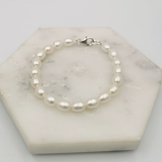 Helen Pearl Bracelet
