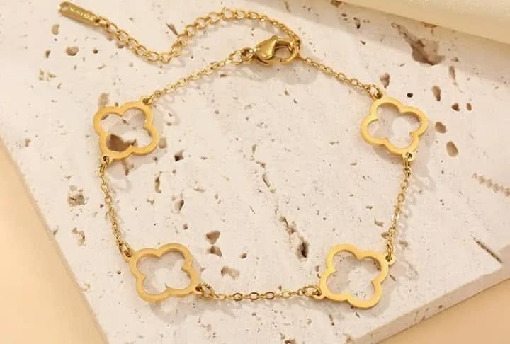 Gold-tone open clover bracelet